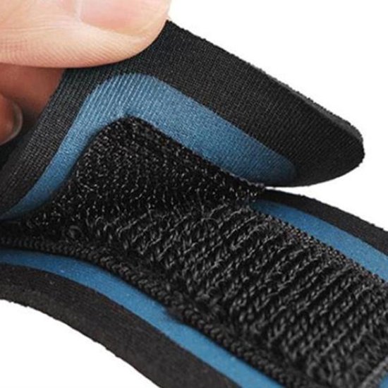Hardloop Armband voor hardlopen - Sport/ hardloop armband - Sportarmband - Reflectoren - Verstelbaar - LED Hardloopband - Geschikt voor telefoons lengte 14,5 cm en breedte 7,5 cm - Zwart - Gratis verzending